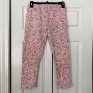 NWT Girls Nike Athletic Crop Leggings size XL